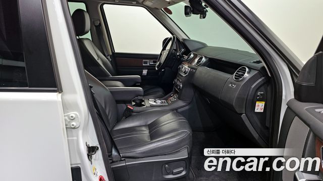 Land Rover Discovery 4 3.0 SDV6 SE 2016 — фото 10