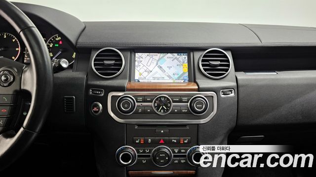 Land Rover Discovery 4 3.0 SDV6 SE 2016 — фото 14