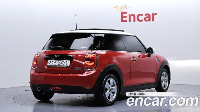 MINI Cooper D Standard 3rd 2018 — фото 2