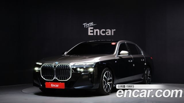 BMW 7 Series (G70) 740i xDrive M Sport 2024 — фото 1