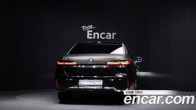 BMW 7 Series (G70) 740i xDrive M Sport 2024 — фото 4