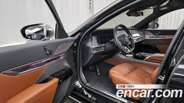 BMW 7 Series (G70) 740i xDrive M Sport 2024 — фото 10