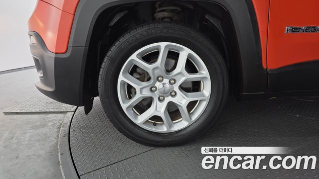 Jeep Renegade 2.4 Longitude 2016 — фото 5