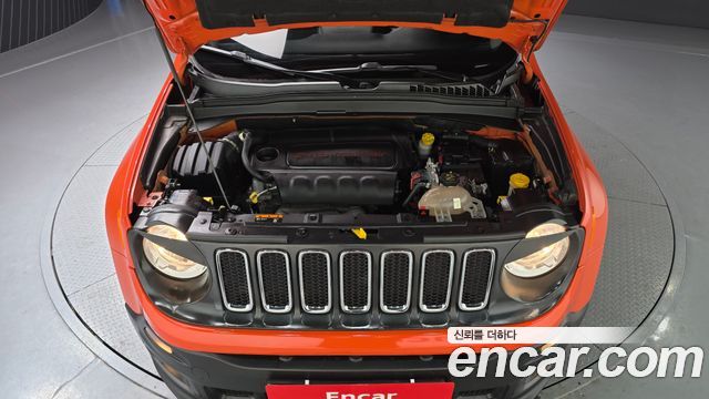 Jeep Renegade 2.4 Longitude 2016 — фото 6