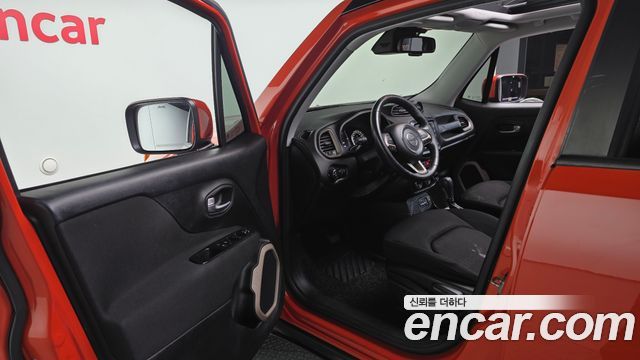 Jeep Renegade 2.4 Longitude 2016 — фото 10
