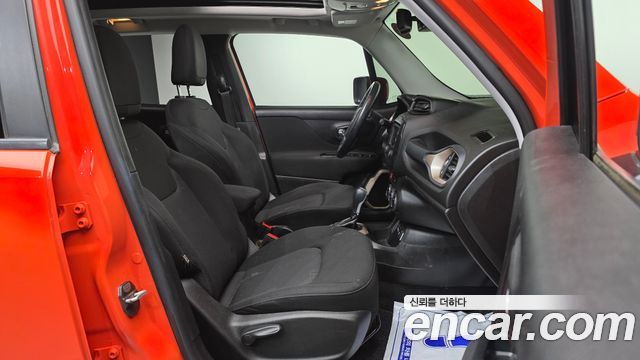 Jeep Renegade 2.4 Longitude 2016 — фото 11