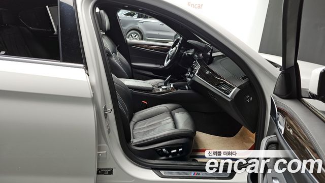 BMW 5 Series (G30) 520i M Sport 2022 — фото 11