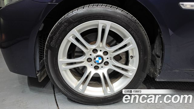 BMW 5 Series (F10) 525d xDrive M Sport Touring 2012 — фото 5