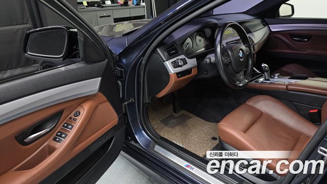 BMW 5 Series (F10) 525d xDrive M Sport Touring 2012 — фото 10