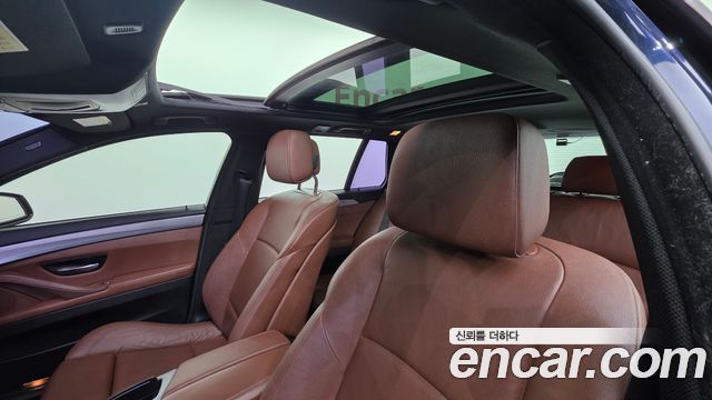 BMW 5 Series (F10) 525d xDrive M Sport Touring 2012 — фото 18