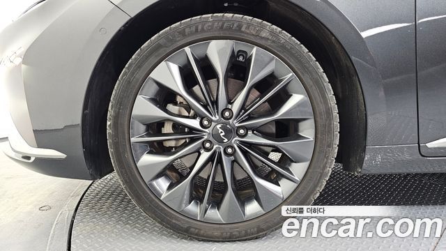 Kia K8 2.5 Gasoline 2WD Signature Special 2024 — фото 5