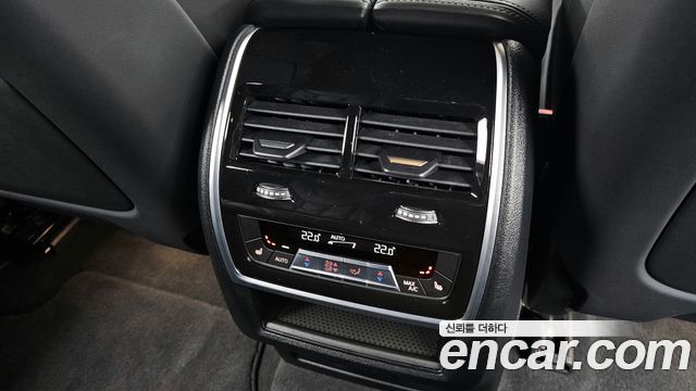 BMW XM (G09) 4.4 2023 — фото 19