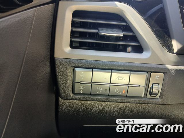 KG Mobility (SsangYong) Beautiful Korando Gasoline 1.5 2WD R-Plus 2022 — фото 17