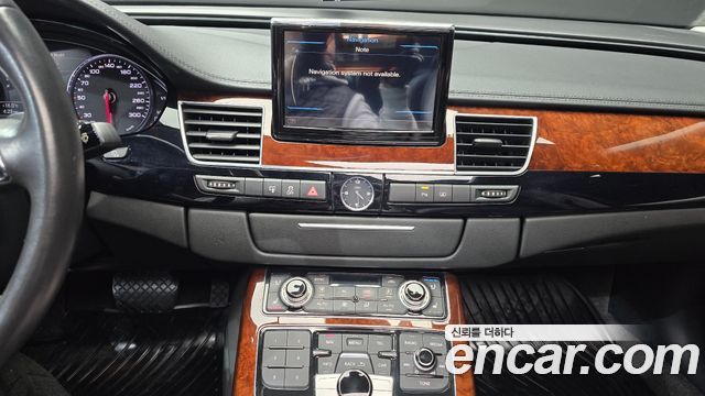 Audi A8 4.2 FSI Quattro D4 2011 — фото 14