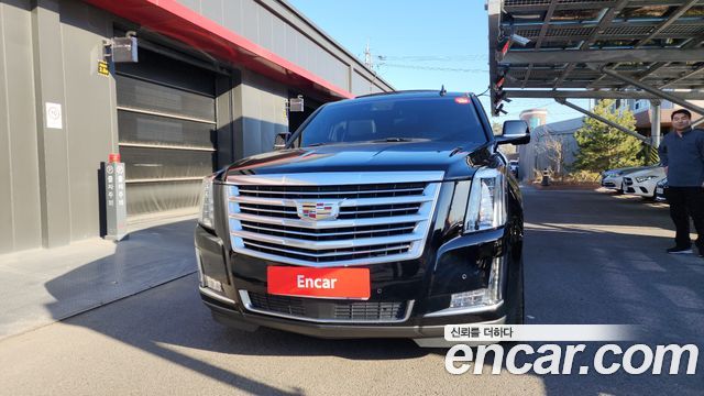 Cadillac Escalade 6.2 ESV 4th 2018 — фото 3