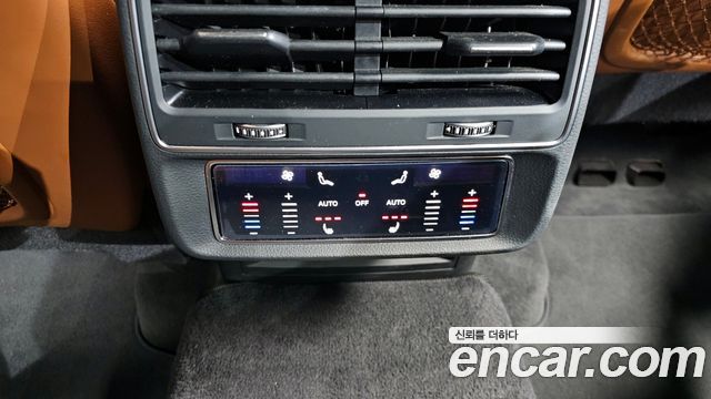 Audi Q8 (4M) 45 TDI Quattro Premium 2021 — фото 19