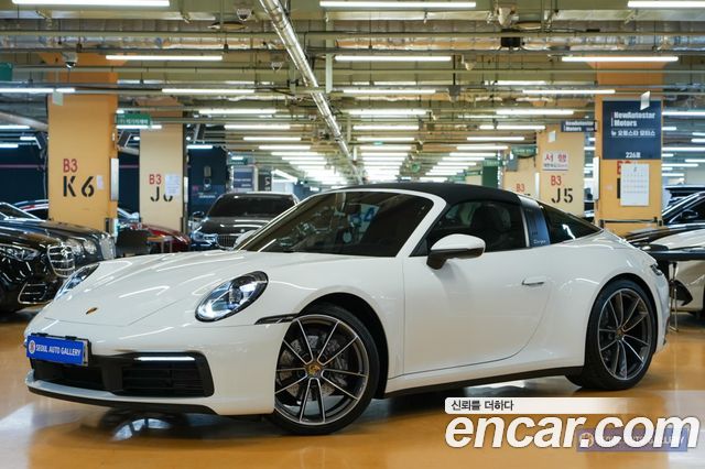 Porsche 911 (992) Targa 4