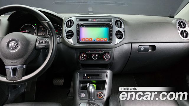 Volkswagen Tiguan 2.0 TDI Comfort 5N 2015 — фото 14