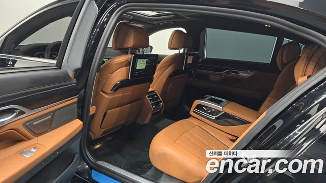 BMW 7 Series (G11) 730Ld xDrive M Sport 2021 — фото 12