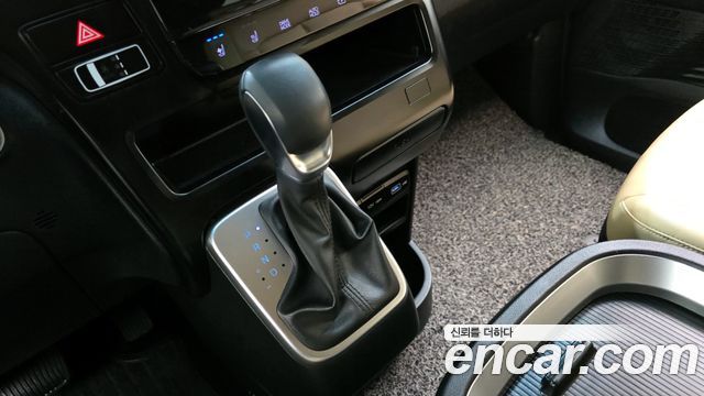Hyundai Staria Cargo 5-Seater Modern 2023 — фото 9