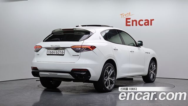 Maserati Levante 3.8 GTS AWD 2020 — фото 2