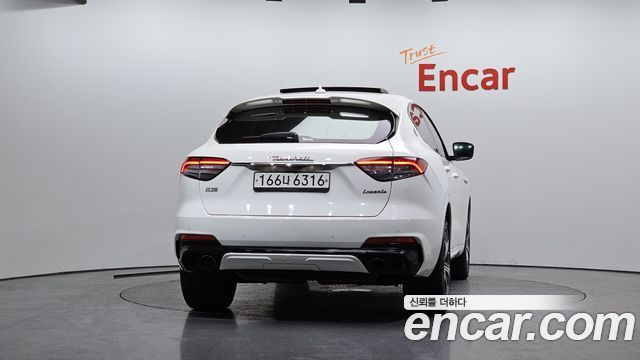 Maserati Levante 3.8 GTS AWD 2020 — фото 4