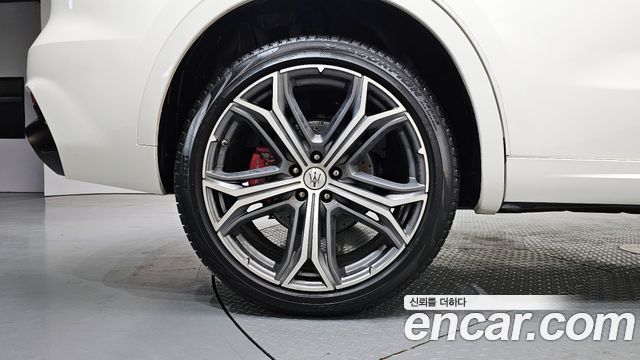 Maserati Levante 3.8 GTS AWD 2020 — фото 5