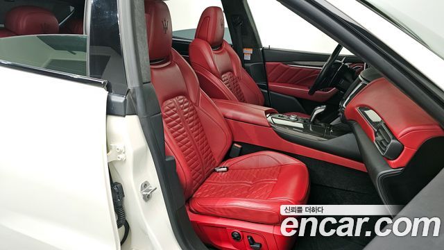 Maserati Levante 3.8 GTS AWD 2020 — фото 10