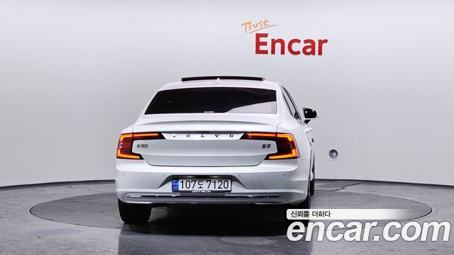 Volvo S90 B5 Ultimate Bright 2024 — фото 4