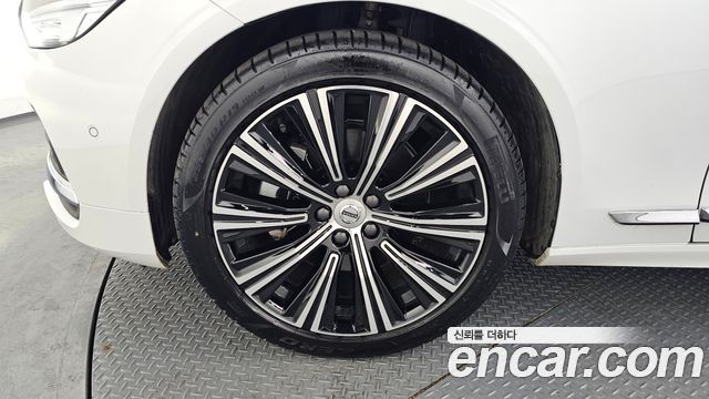 Volvo S90 B5 Ultimate Bright 2024 — фото 5
