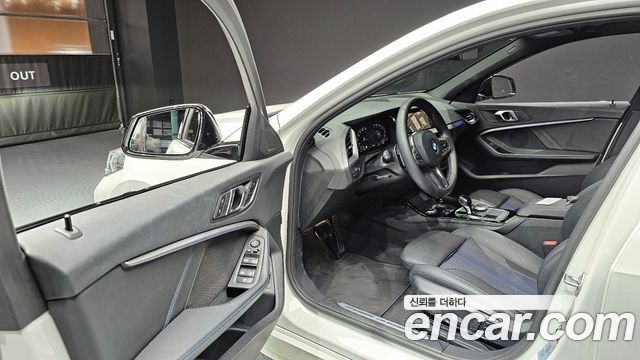 BMW 1 Series (F40) 120i M Sports 2024 — фото 11