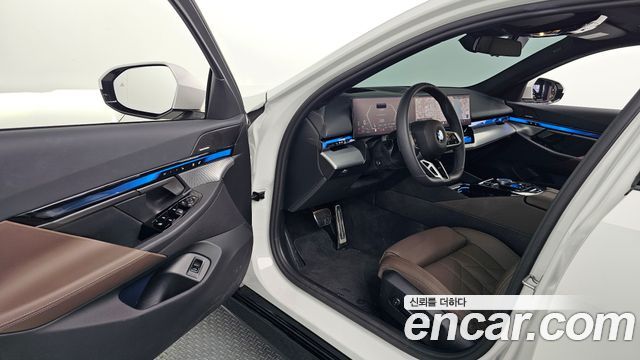 BMW 5 Series (G60) 520i M Sport 2025 — фото 16