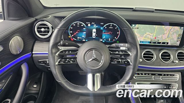 Mercedes-Benz E-Class (W213) E220d 4MATIC AMG Line 2022 — фото 13