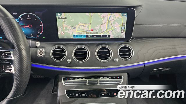 Mercedes-Benz E-Class (W213) E220d 4MATIC AMG Line 2022 — фото 15