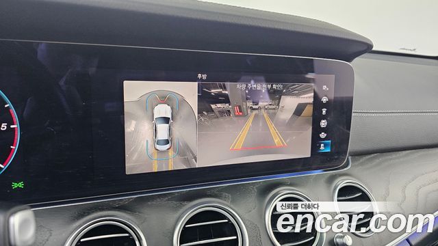 Mercedes-Benz E-Class (W213) E220d 4MATIC AMG Line 2022 — фото 16