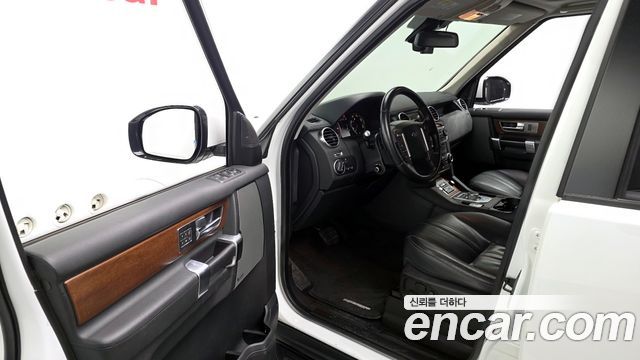 Land Rover Discovery 4 3.0 SDV6 HSE 2016 — фото 10