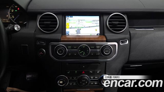 Land Rover Discovery 4 3.0 SDV6 HSE 2016 — фото 14