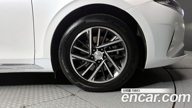 Hyundai Grandeur (IG) 3.0 LPi (Taxi) example 2022 — фото 5