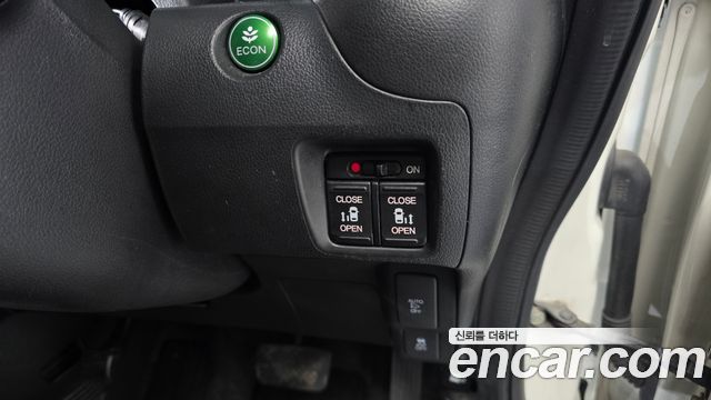 Honda N-BOX 0.6 2WD 2016 — фото 16