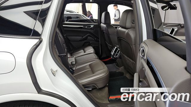 Porsche Cayenne 3.0 Diesel Platium Edition 958 2017 — фото 12