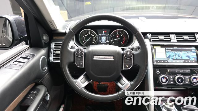 Land Rover Discovery 5 3.0 TD6 HSE Luxury 2017 — фото 13
