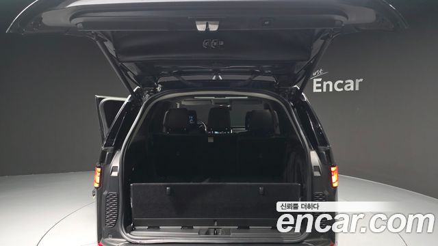 Land Rover Discovery 5 3.0 TD6 HSE Luxury 2017 — фото 20