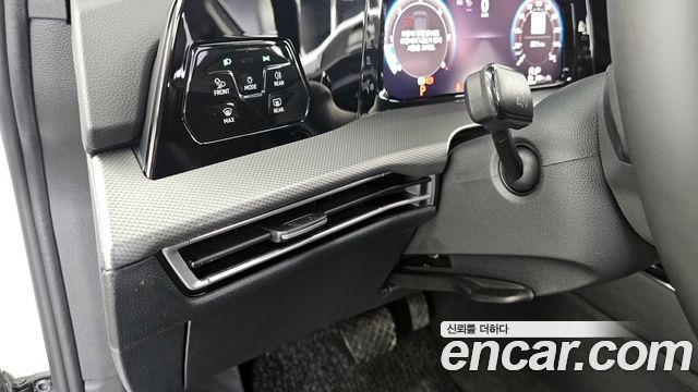 Volkswagen Golf (VIII) 2.0 TDI Prestige 2025 — фото 19