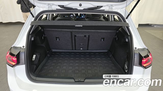Volkswagen Golf (VIII) 2.0 TDI Prestige 2025 — фото 20
