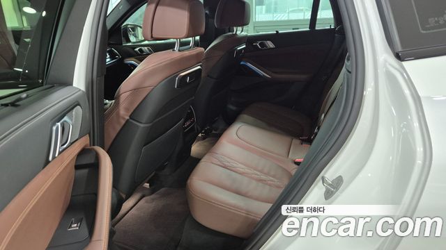 BMW X6 (G06) xDrive40i M Sport 2025 — фото 17