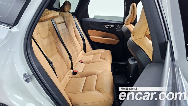 Volvo XC60 (II) T8 Inscription 2021 — фото 12