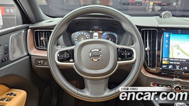 Volvo XC60 (II) T8 Inscription 2021 — фото 13
