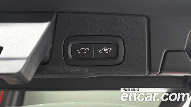 Volvo XC60 (II) T8 Inscription 2021 — фото 20