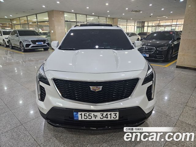 Cadillac XT4 2.0 Sport AWD 2023 — фото 2