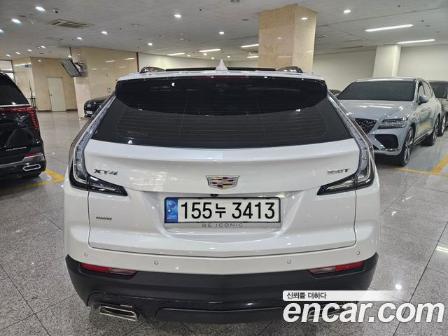 Cadillac XT4 2.0 Sport AWD 2023 — фото 4